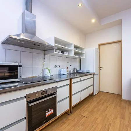 Lejlighed Stepanska 36 *
