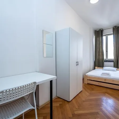 Apartment Stepanska 36 *