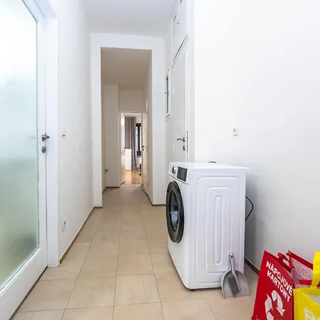 Appartement Stepanska 36 *