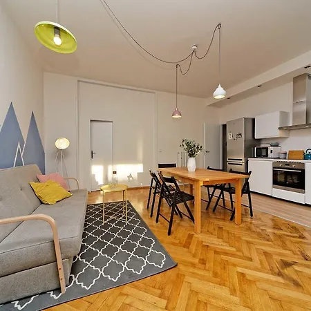 Apartment Stepanska 36