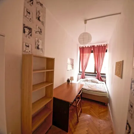 Stepanska 36 *