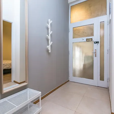 Apartment Stepanska 36 *