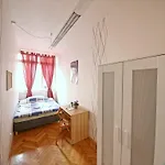 Stepanska 36 *